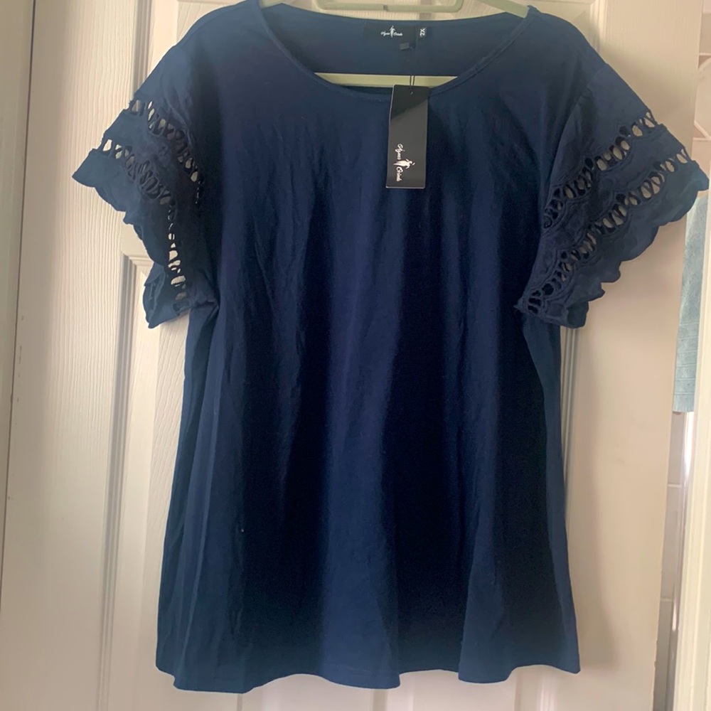 Navy blue 2x shirt with lace detailed sleeves. NWT